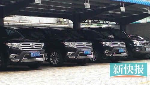 珠海煙草局停車場(chǎng)內(nèi)的三輛漢蘭達(dá)。