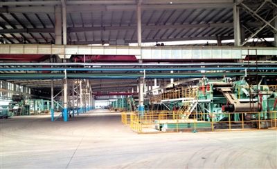 12月4日，三峽全通一個閑置的車間內(nèi)，落滿厚厚的塵土。