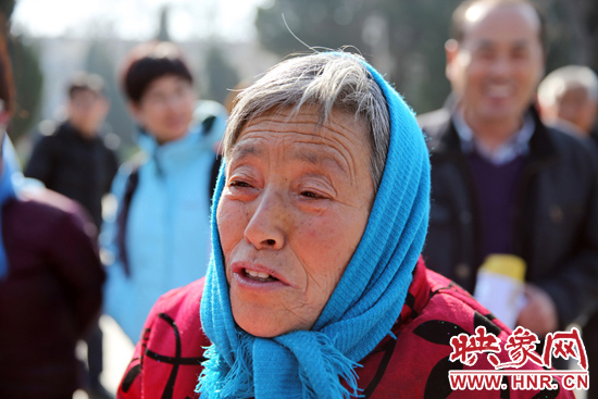 趙玉花老人講述焦裕祿的故事。