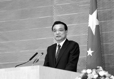 當(dāng)?shù)貢r間5月5日，國務(wù)院總理李克強在非盟會議中心發(fā)表演講。圖/中國政府網(wǎng)