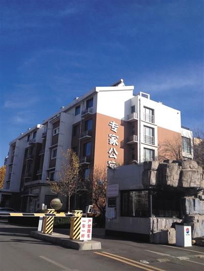 馬超群母親張桂英的一處房產(chǎn)，位于秦皇島開(kāi)發(fā)區(qū)專家公寓內(nèi)，該房產(chǎn)為馬家巨款、黃金藏匿處。