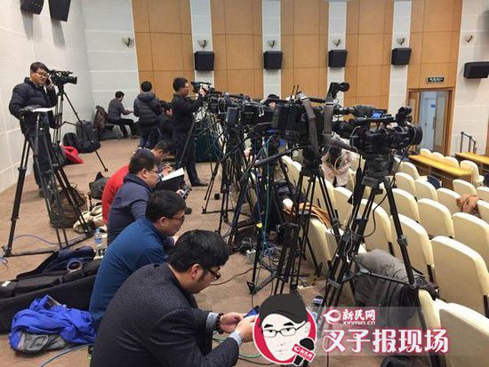 圖說(shuō)：大量媒體聚焦在發(fā)布會(huì)現(xiàn)場(chǎng)。新民晚報(bào)新民網(wǎng)