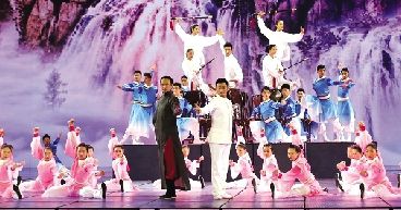 塔溝武校演員們表演的節(jié)目《江山如畫》獲評(píng)“三最” 塔溝武校演員們表演的節(jié)目《江山如畫》獲評(píng)“三最”