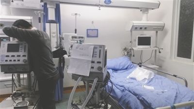 事發(fā)時老人躺在這張病床上 事發(fā)時老人躺在這張病床上