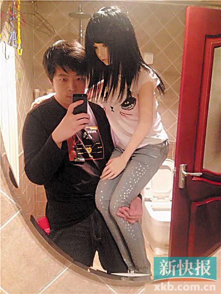 宋渤平常就是這樣抱著重20公斤的小蝶出門。 微博圖