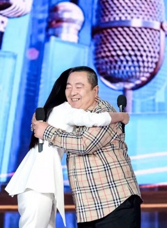 主持人董浩退休淚灑舞臺(tái) 稱感謝央視和觀眾