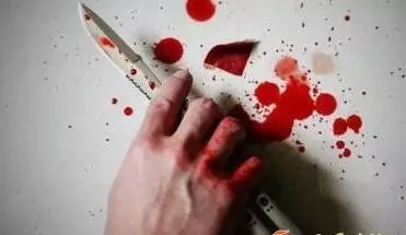 男子用被子捂死妻子 在其胸部、腹部寫下我愛你