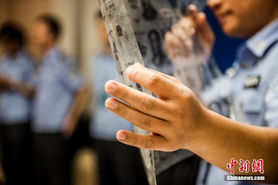 廣東警方破獲制造假幣大案 收繳假幣近億元 廣東警方破獲制造假幣大案 收繳假幣近億元