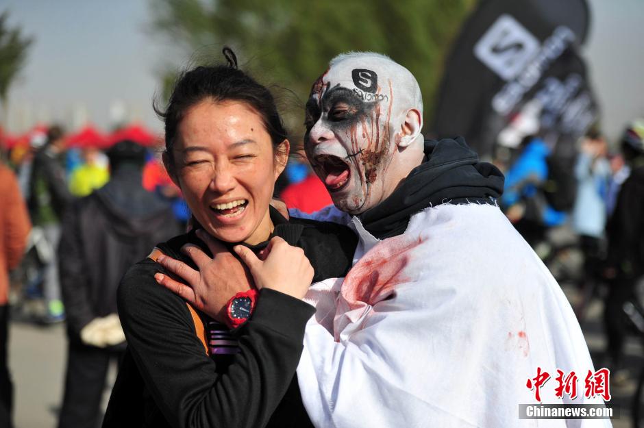 千余“僵尸”現(xiàn)沈陽(yáng)街頭嚇哭過路小孩