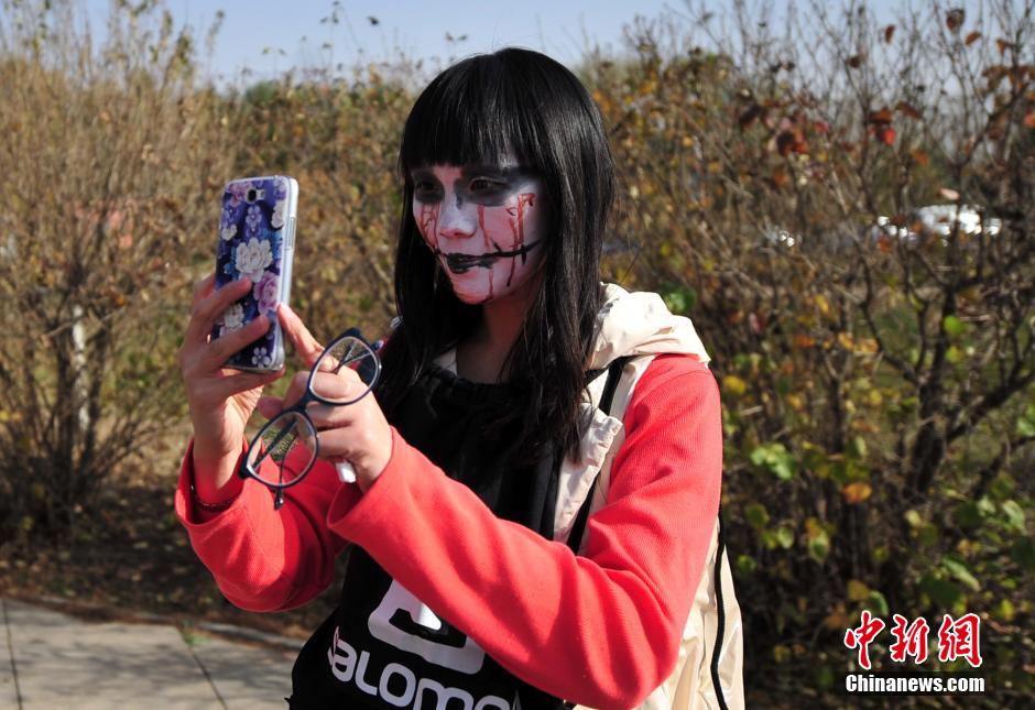 千余“僵尸”現(xiàn)沈陽(yáng)街頭嚇哭過路小孩