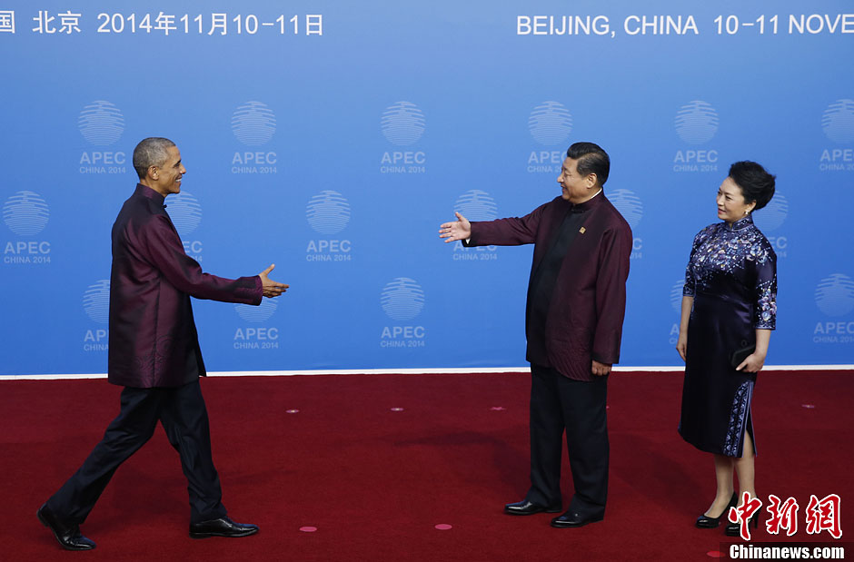 圖為習(xí)近平夫婦歡迎美國總統(tǒng)奧巴馬。中新社發(fā) 杜洋 攝