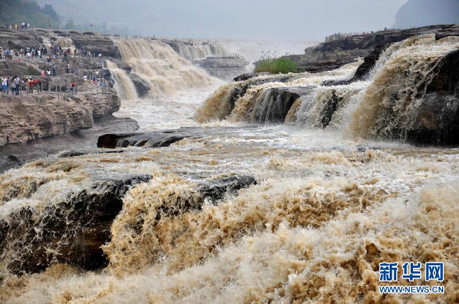 這是7月10日拍攝的黃河壺口瀑布。