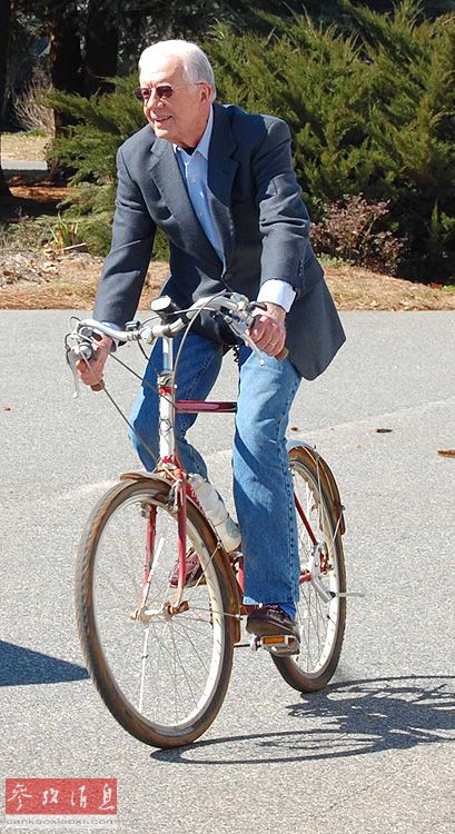 各國領(lǐng)導(dǎo)人退休后都干啥？小布什刷盤布朗教書