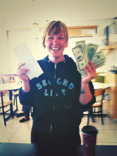 找到錢的“粉絲”會上傳一張與錢的合照。