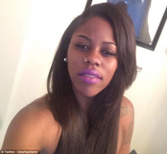 女子誤將裸照發(fā)給父親被父大罵愚蠢網友看熱鬧 女子誤將裸照發(fā)給父親被父大罵愚蠢網友看熱鬧