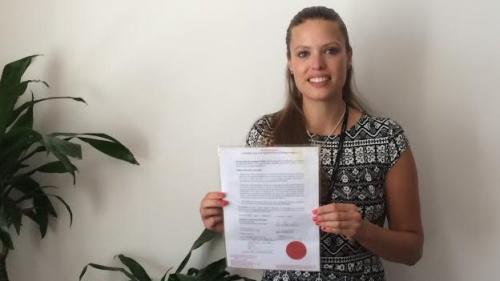 勞拉·E·S·馬修斯的護(hù)照簽名欄用的是L.Skywalker（L.天行者）。