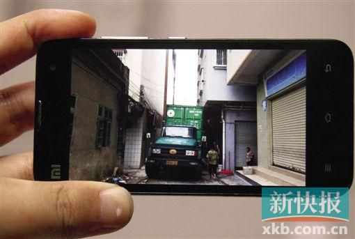 吳師傅的貨車被迫停留在現(xiàn)場(chǎng)幾天。