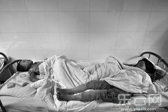 云南魯甸夫妻用鋤頭刨出4個孩子 3人骨折1人昏迷