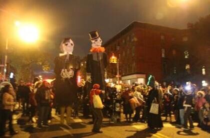 年底將近，派對(duì)集中，如何讓子女免受不良人士的侵犯，家長(zhǎng)需要警惕并提醒子女注意。（美國(guó)《世界日?qǐng)?bào)》/黃伊奕 攝）