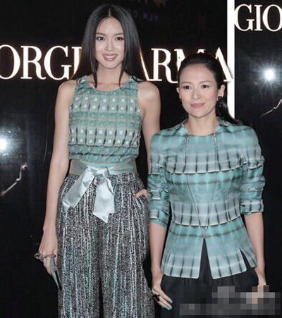 就算氣場(chǎng)絕對(duì)強(qiáng)大的貝嫂，跟張梓琳合影幾乎可以讓人忽視