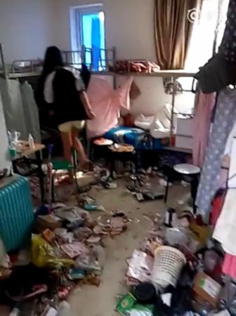 這個(gè)學(xué)校的男生宿舍火了！女同學(xué)都喊著要嫁