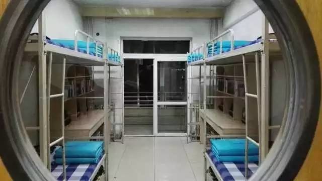 這個(gè)學(xué)校的男生宿舍火了！女同學(xué)都喊著要嫁