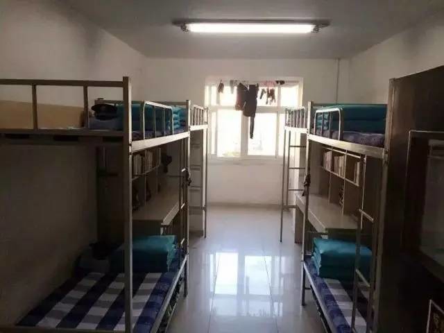 這個(gè)學(xué)校的男生宿舍火了！女同學(xué)都喊著要嫁