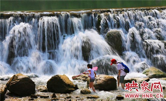 青天河景區(qū)入選中學八年級美術(shù)教材 青天河景區(qū)入選中學八年級美術(shù)教材