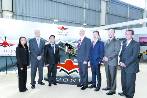 　　在今年的珠海航展上,河南人民看到一個熟悉的國際飛機品牌——美國穆尼飛機。