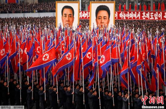 4月20日，包括軍人、公務(wù)員與平壤市民在內(nèi)的朝鮮各界民眾在金日成廣場集會，譴責(zé)并發(fā)誓要“消滅”韓國李