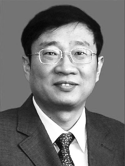 殲-15飛機(jī)研制現(xiàn)場(chǎng)總指揮羅陽，因突發(fā)急性心梗殉職，享年51歲