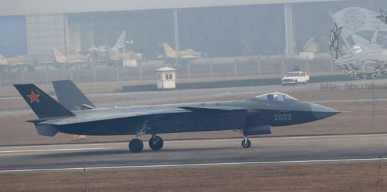 殲20再次露面機體布滿神秘圓點 殲20再次露面機體布滿神秘圓點