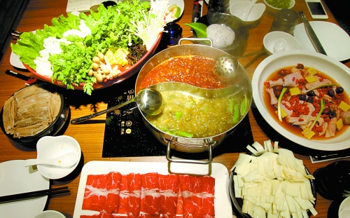 山西火鍋店爆炸事件后，鄭州用電磁爐的火鍋店生意火爆。