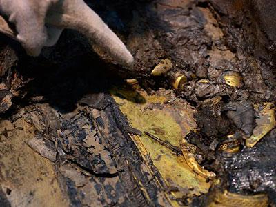 西漢?；韬钅箍脊牛菏赚F(xiàn)金板金餅