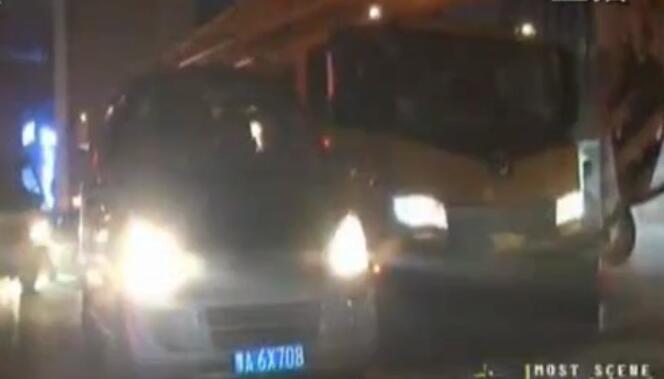 撞了車還打人 這是誰在胡鬧？