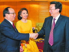 郭庚茂在會(huì)見中國(guó)國(guó)民黨副主席蔣孝嚴(yán)