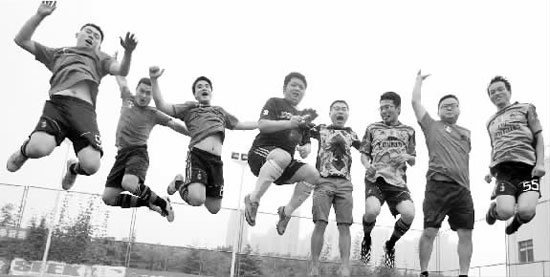 米蘭圈河南站隊發(fā)揮小快靈的風(fēng)格，以一個凈勝球的優(yōu)勢晉級