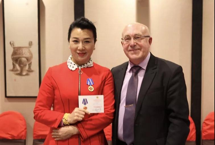 演出代表團(tuán)團(tuán)長(zhǎng)、河南豫劇院黨委書(shū)記 汪荃珍